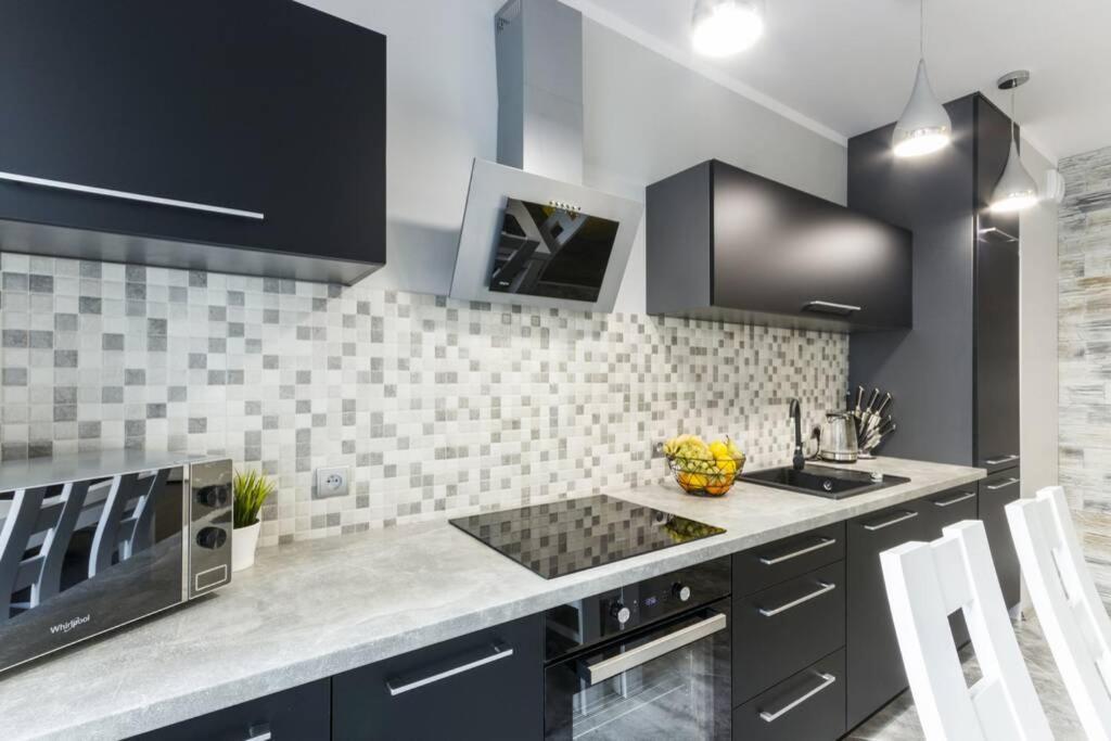 New Old Town - 54m2 - 6 Beds - New Bulding - Lift Apartment Breslau