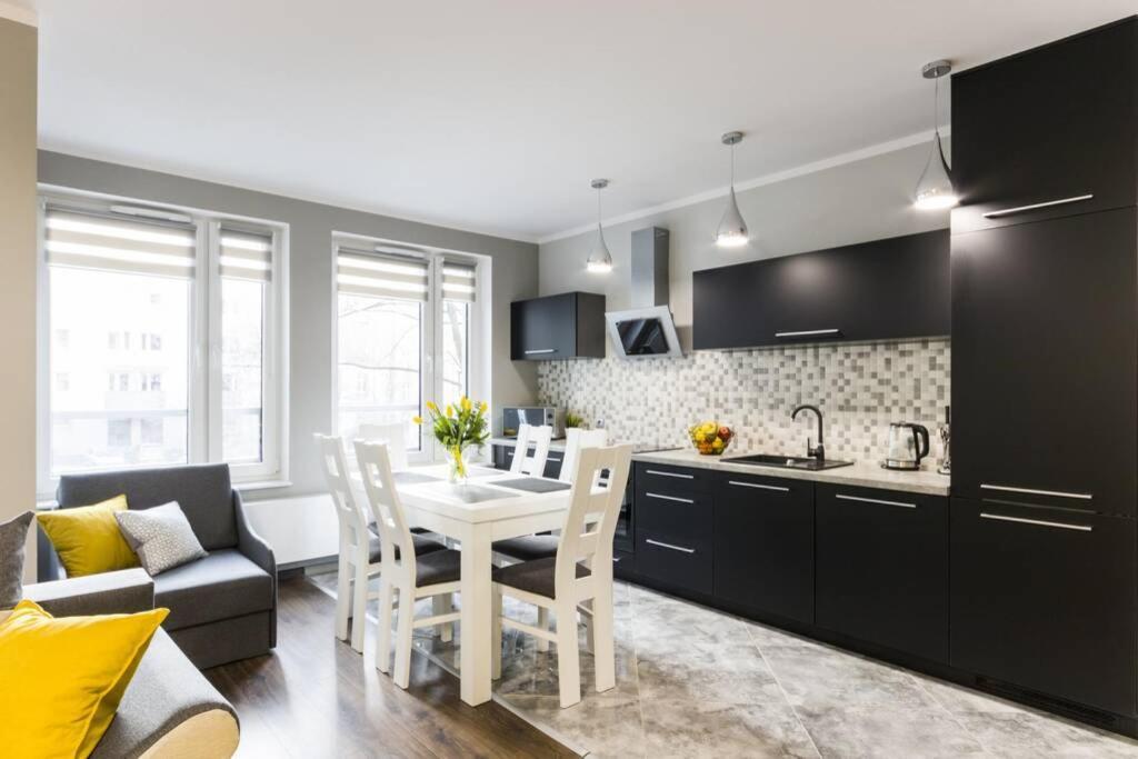 New Old Town - 54m2 - 6 Beds - New Bulding - Lift Apartment *