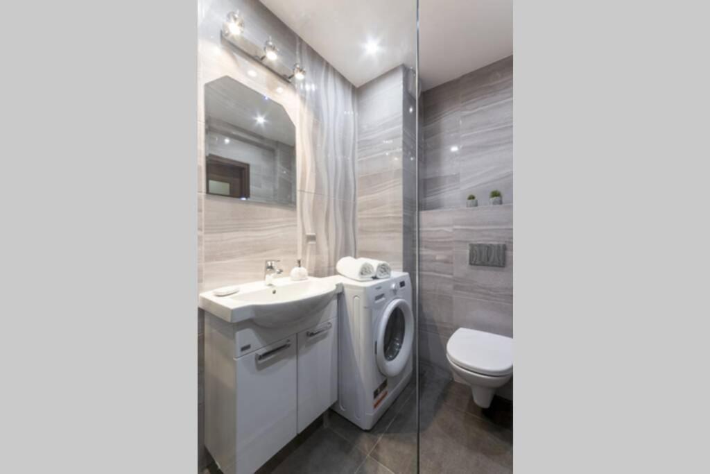 New Old Town - 54m2 - 6 Beds - New Bulding - Lift